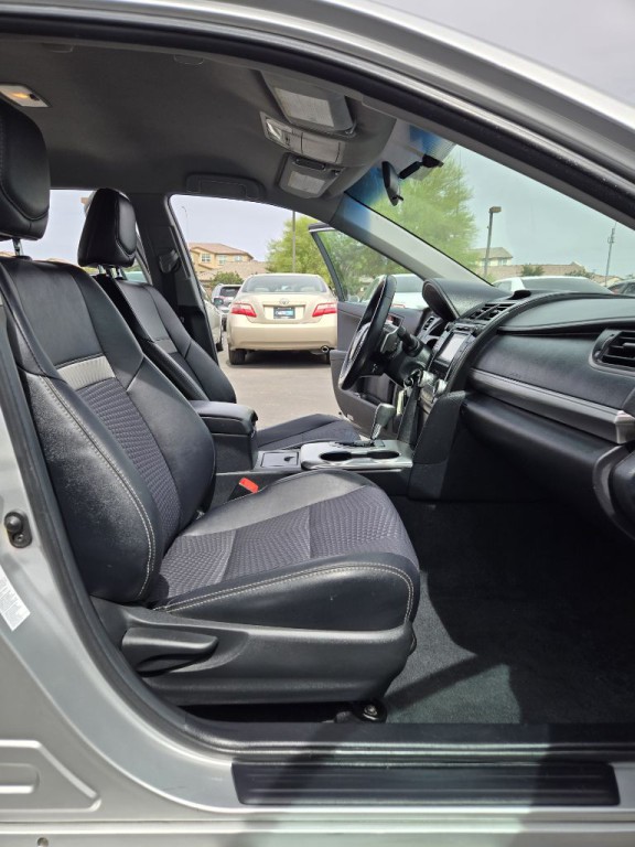 2013 Toyota Camry Image 9