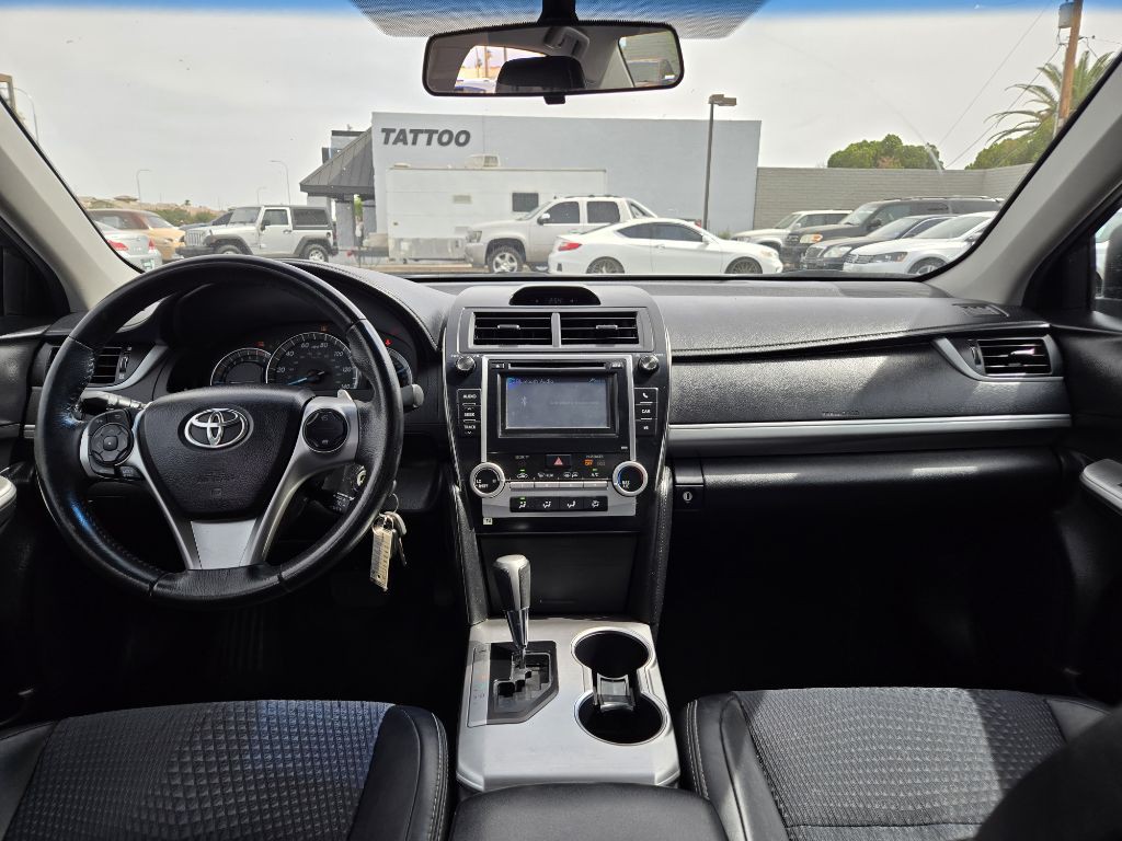 2013 Toyota Camry Image 13