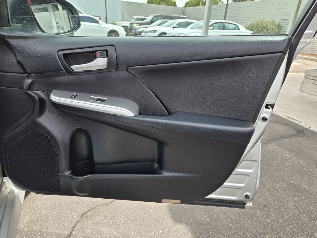 2013 Toyota Camry Image 15