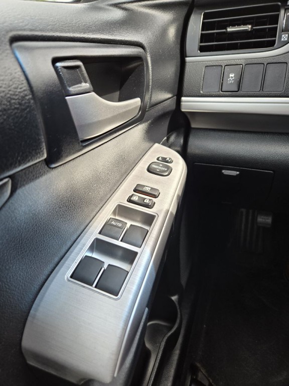 2013 Toyota Camry Image 18