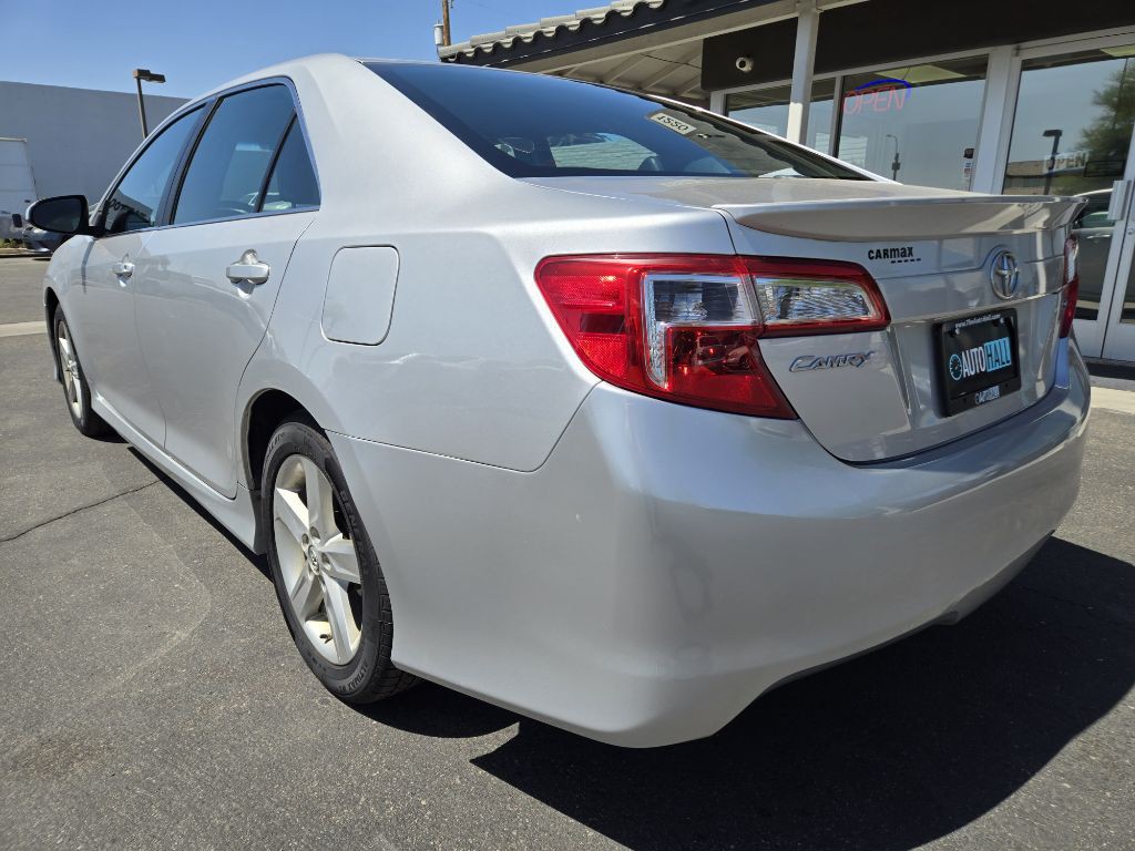 2013 Toyota Camry Image 25