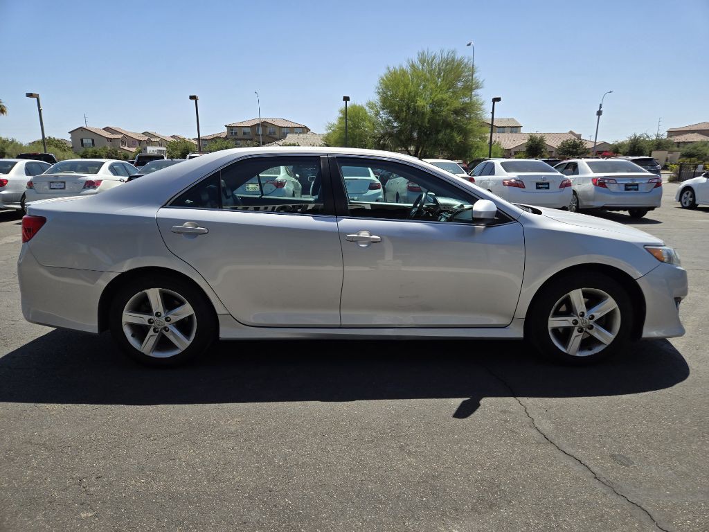 2013 Toyota Camry Image 26