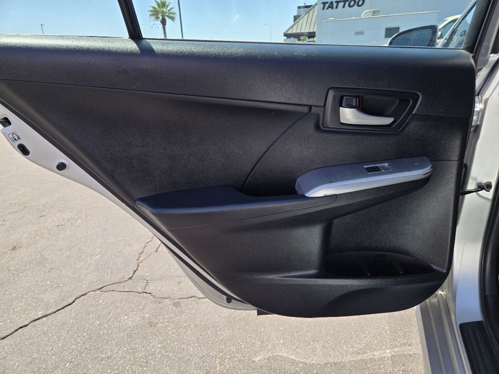 2013 Toyota Camry Image 32