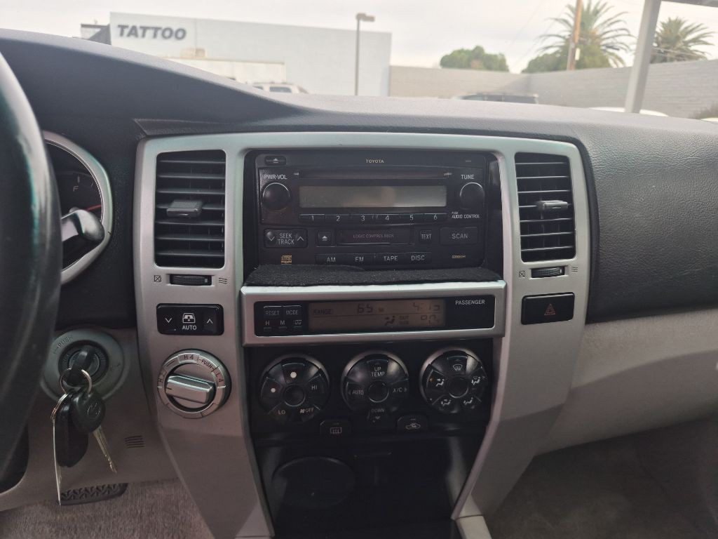 2003 Toyota 4Runner Image 23