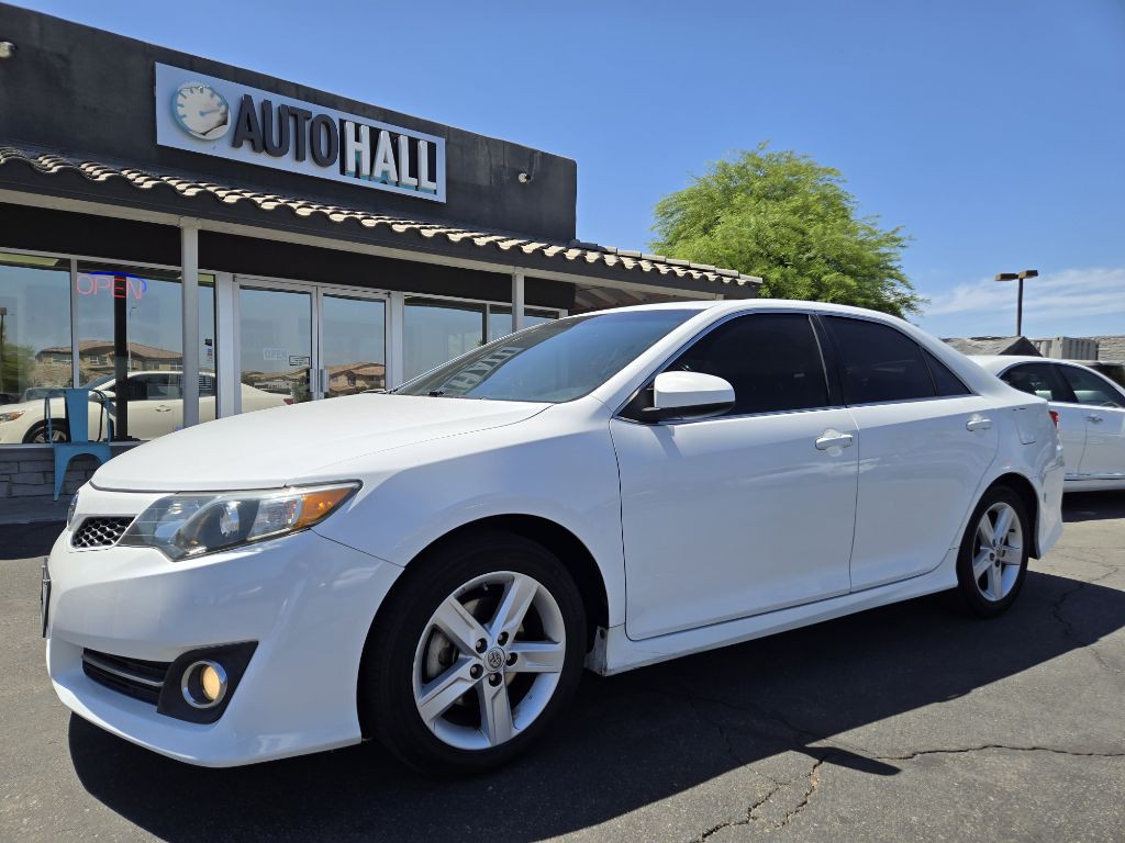 2014 Toyota Camry Image 1