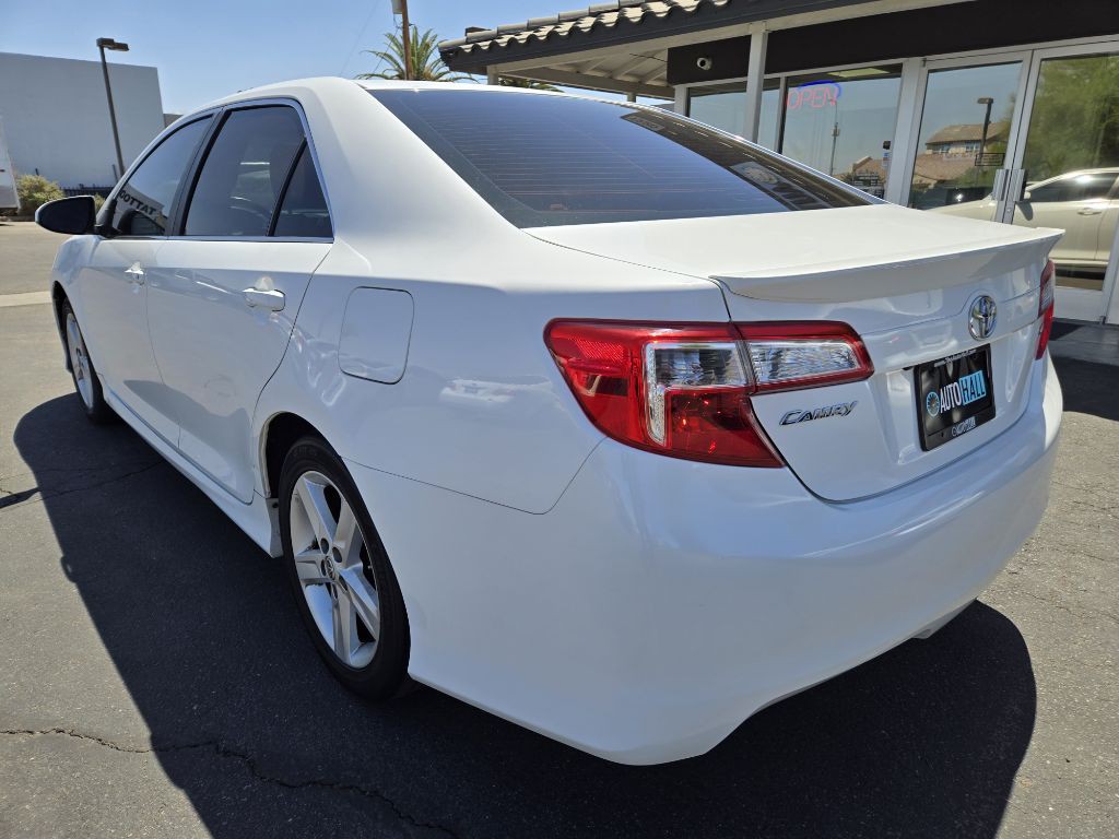 2014 Toyota Camry Image 3
