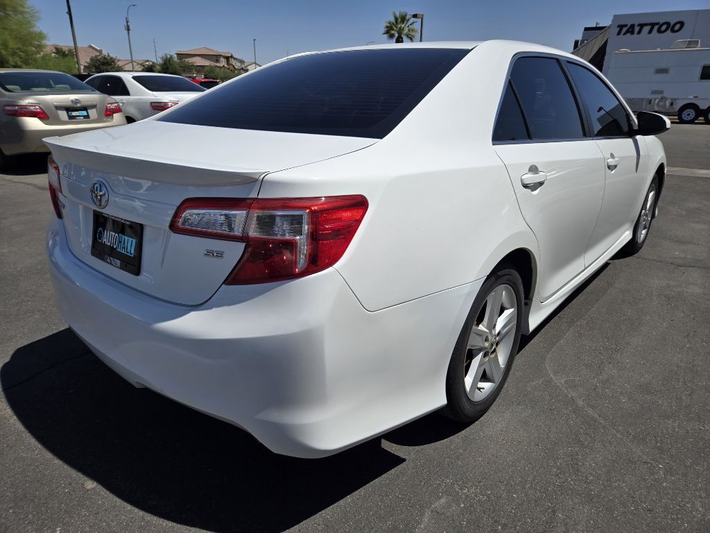 2014 Toyota Camry Image 5