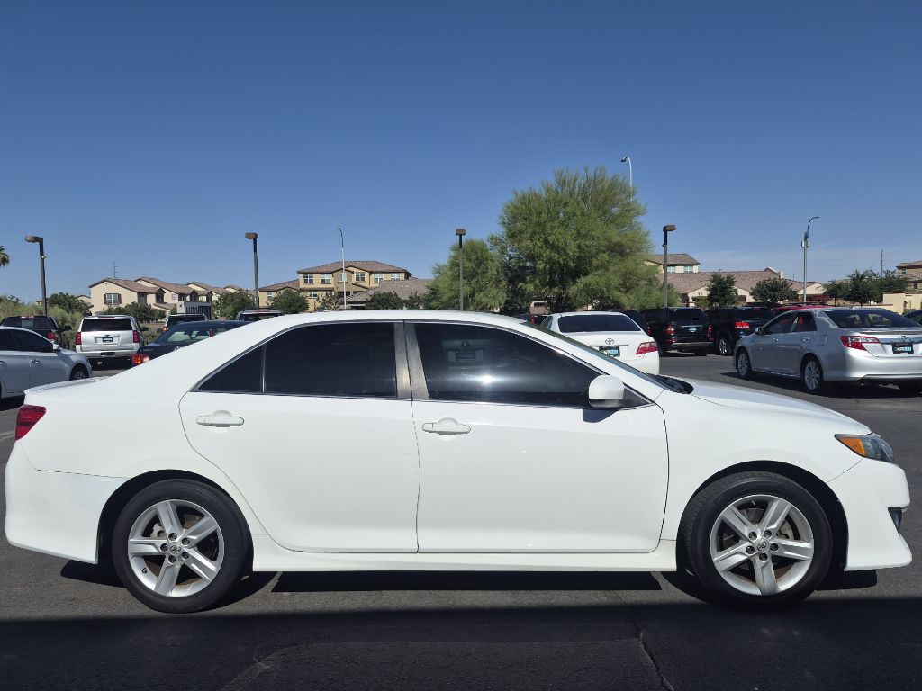 2014 Toyota Camry Image 6