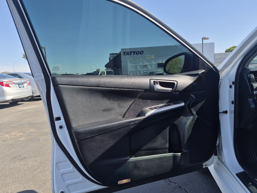 2014 Toyota Camry Image 10