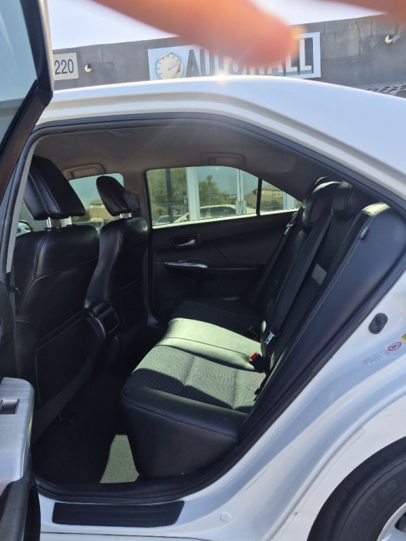 2014 Toyota Camry Image 11