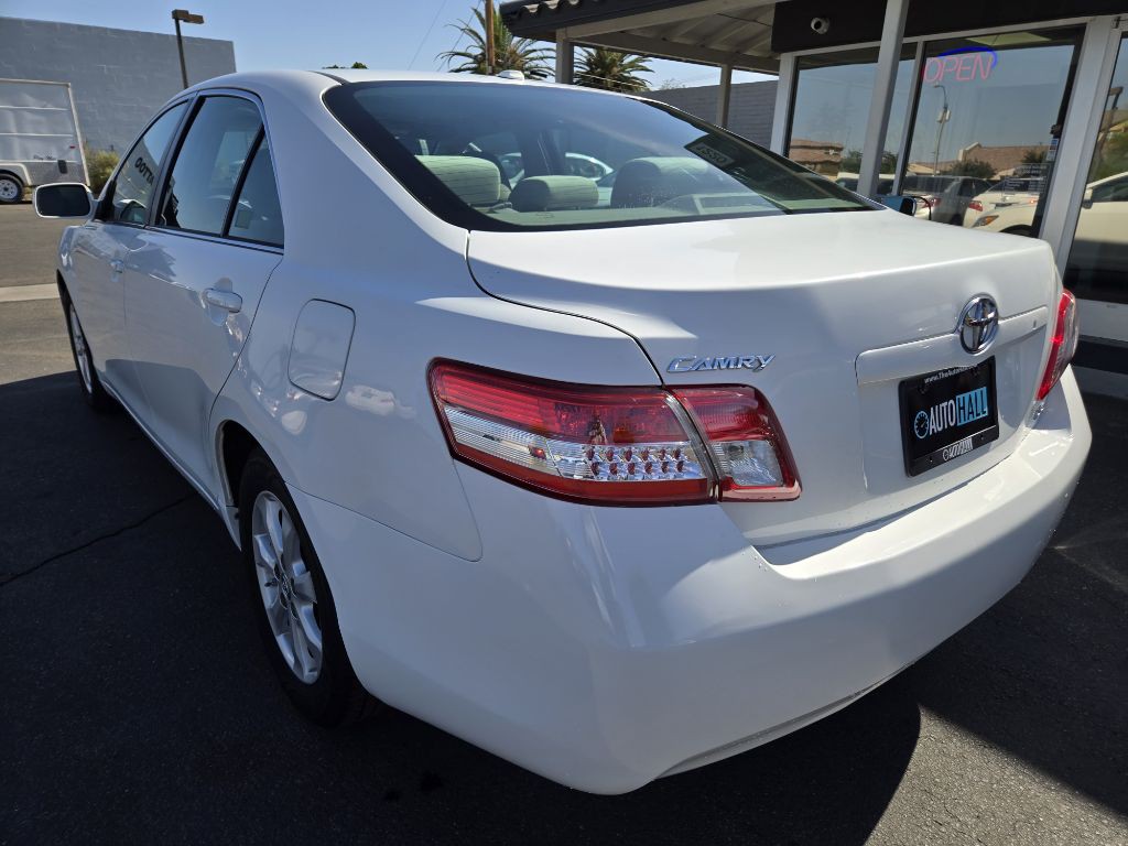 2011 Toyota Camry Image 3