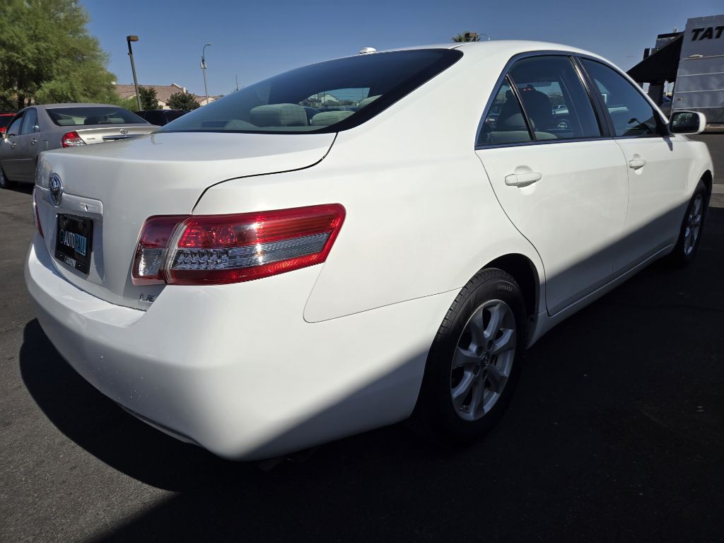 2011 Toyota Camry Image 5