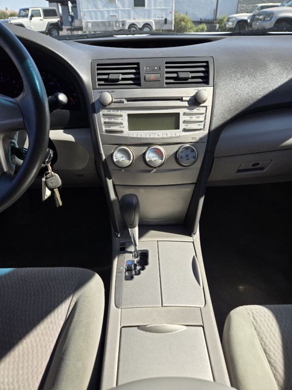 2011 Toyota Camry Image 15