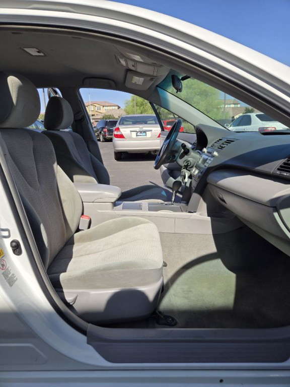 2011 Toyota Camry Image 19