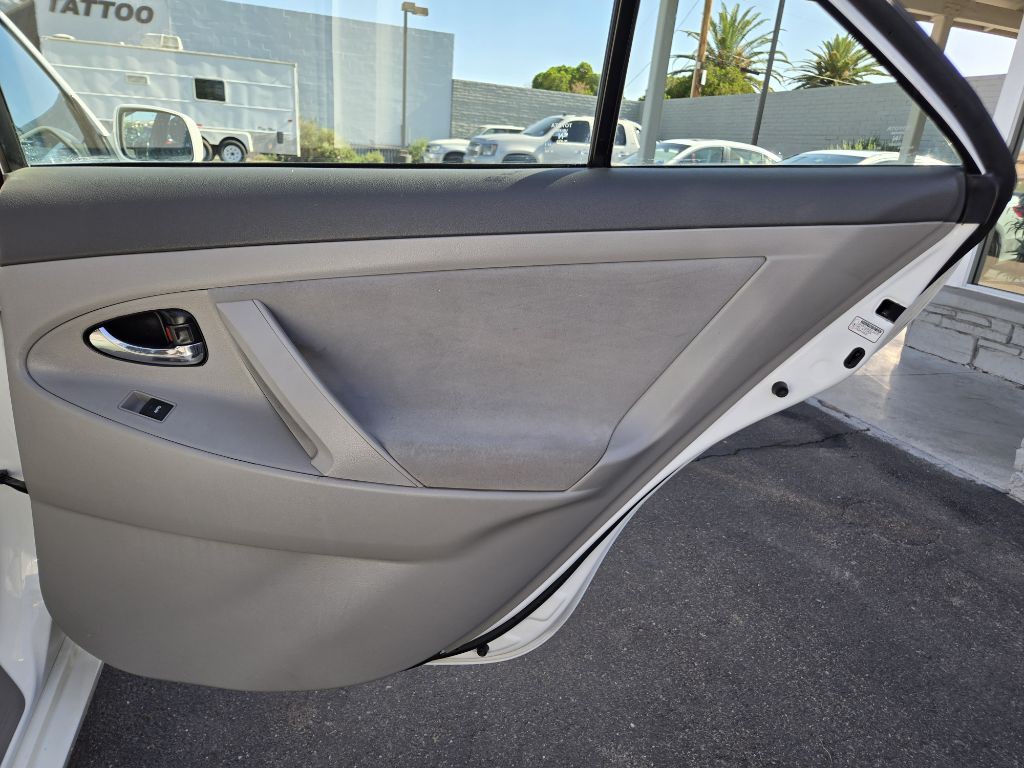 2011 Toyota Camry Image 20