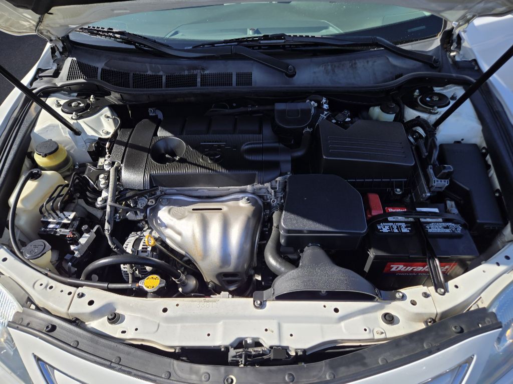 2011 Toyota Camry Image 21