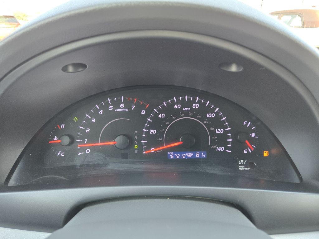 2011 Toyota Camry Image 22