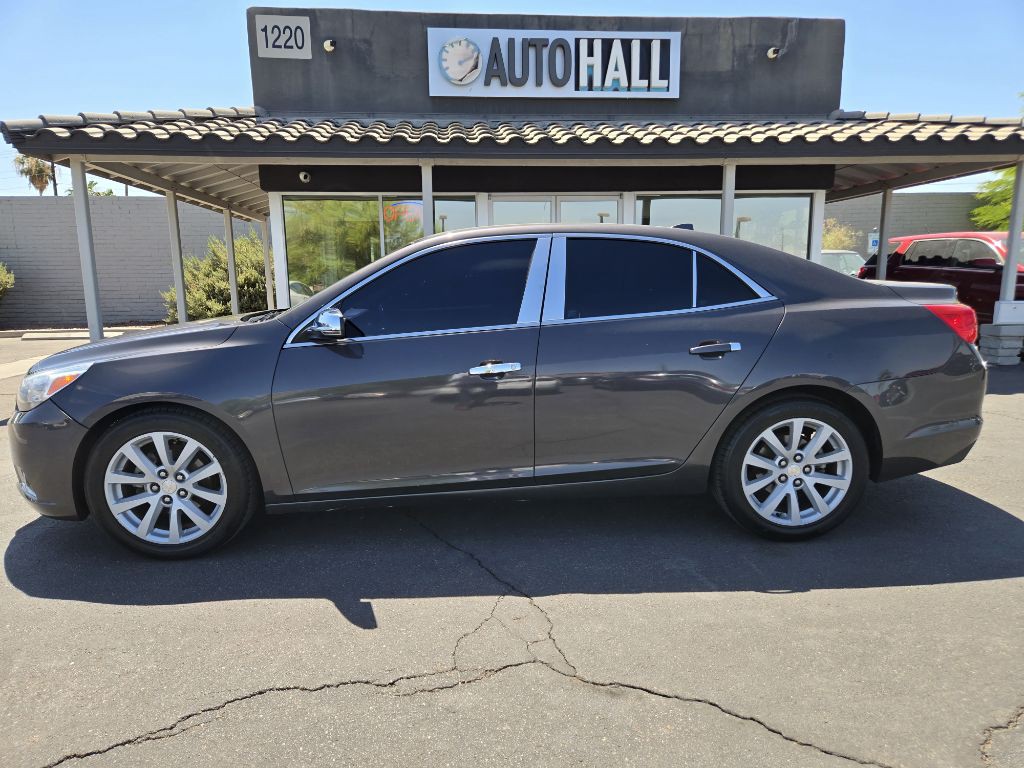 2013 Chevrolet Malibu Image 2