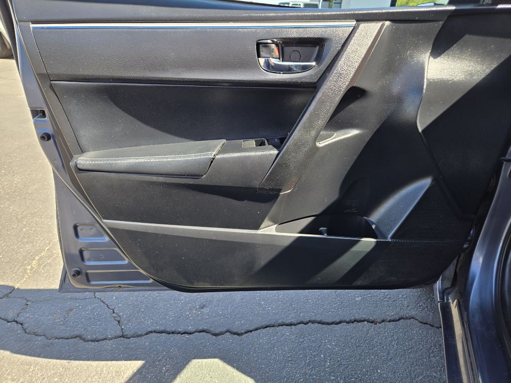 2015 Toyota Corolla Image 10