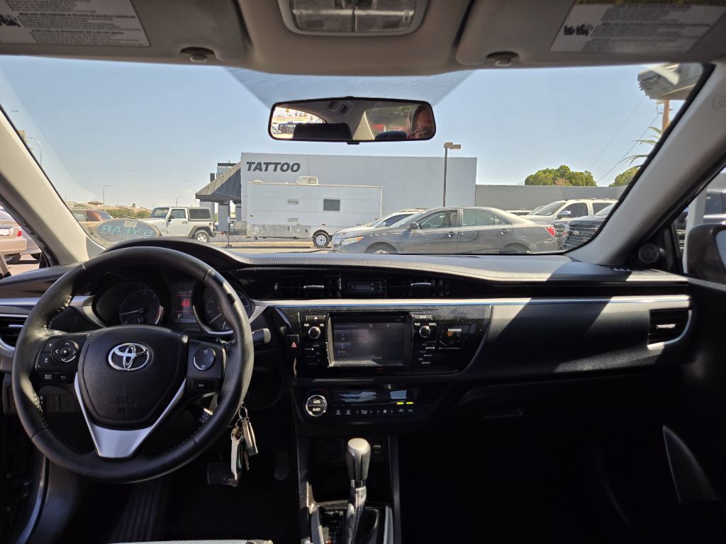 2015 Toyota Corolla Image 12