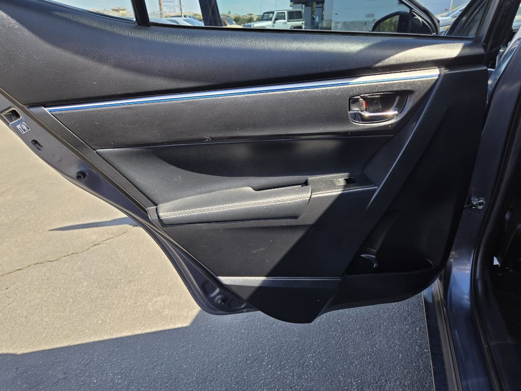 2015 Toyota Corolla Image 13