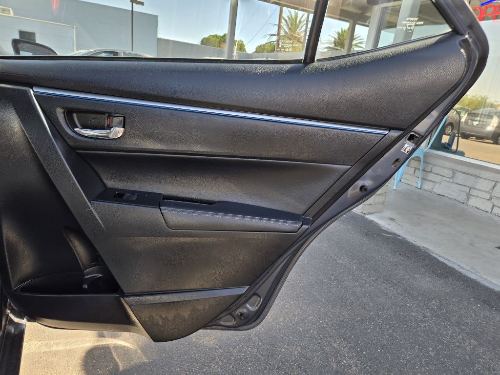 2015 Toyota Corolla Image 15