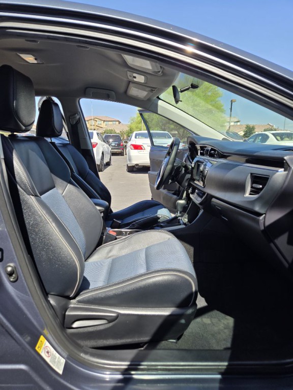 2015 Toyota Corolla Image 16