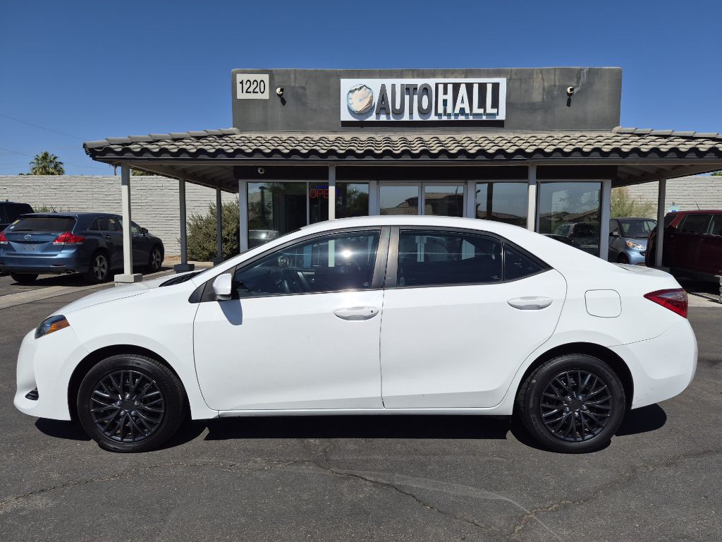 2017 Toyota Corolla Image 2