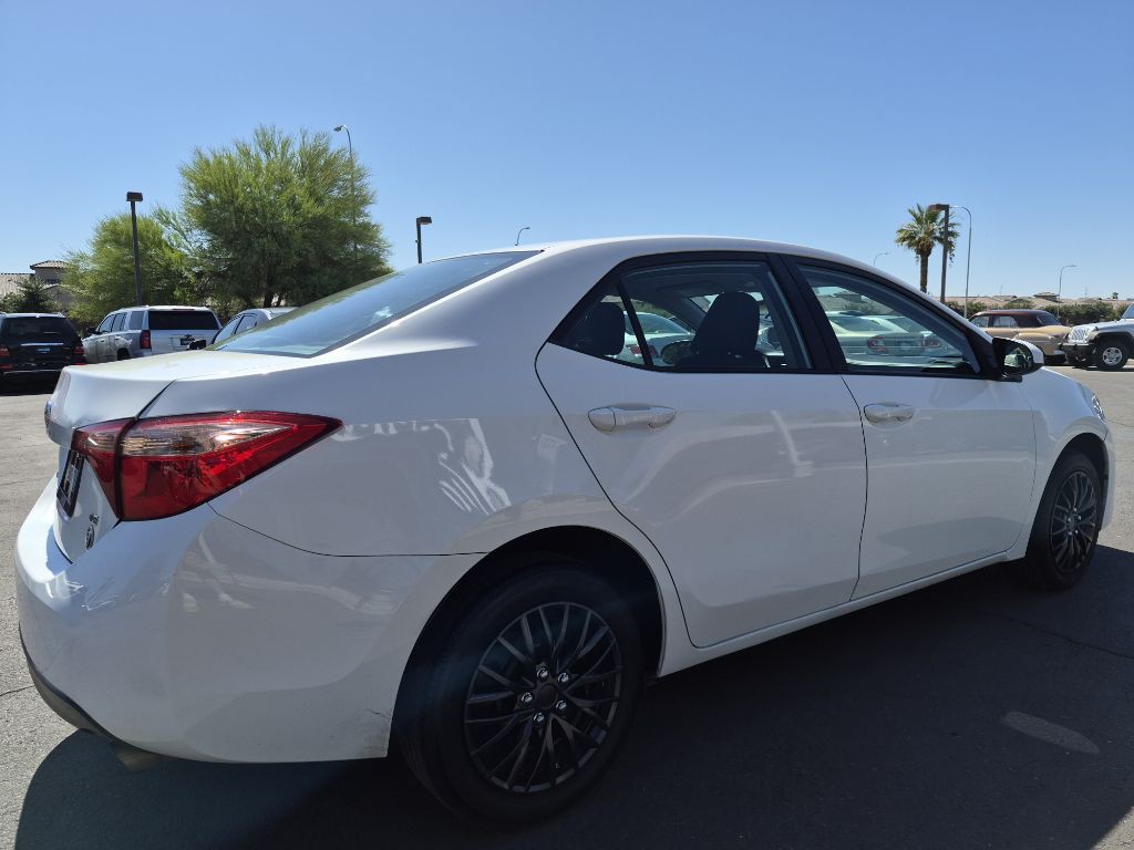 2017 Toyota Corolla Image 5
