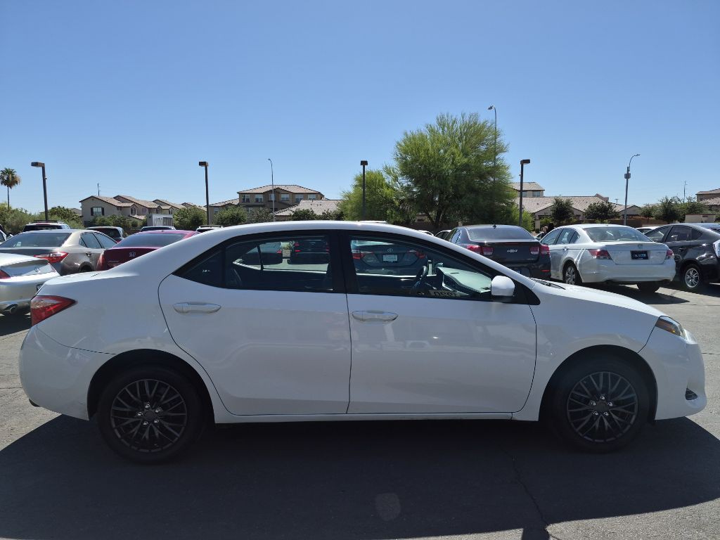 2017 Toyota Corolla Image 6
