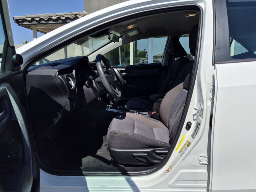 2017 Toyota Corolla Image 9