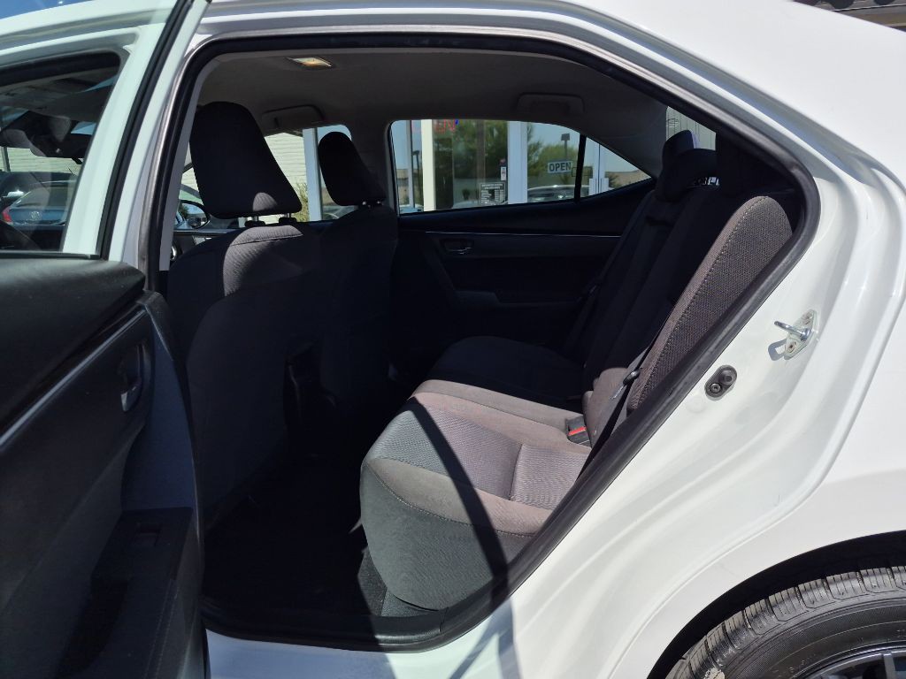 2017 Toyota Corolla Image 11
