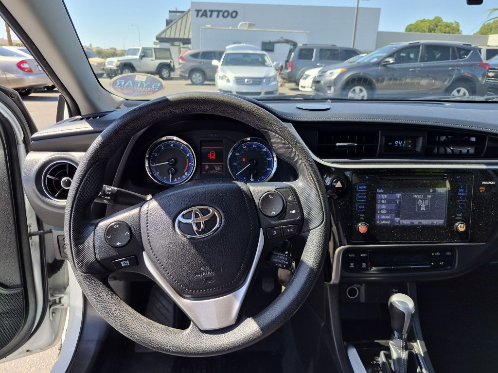 2017 Toyota Corolla Image 19