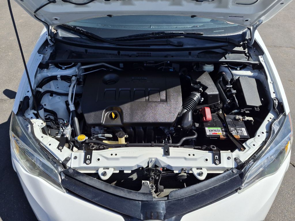 2017 Toyota Corolla Image 21