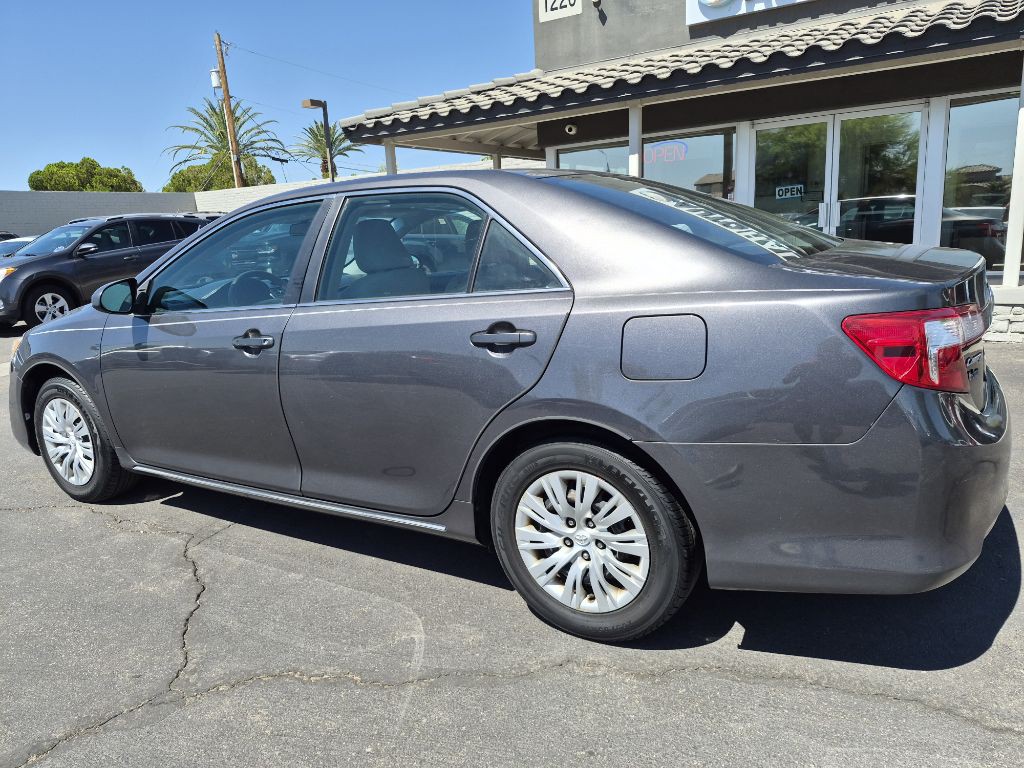 2013 Toyota Camry Image 3