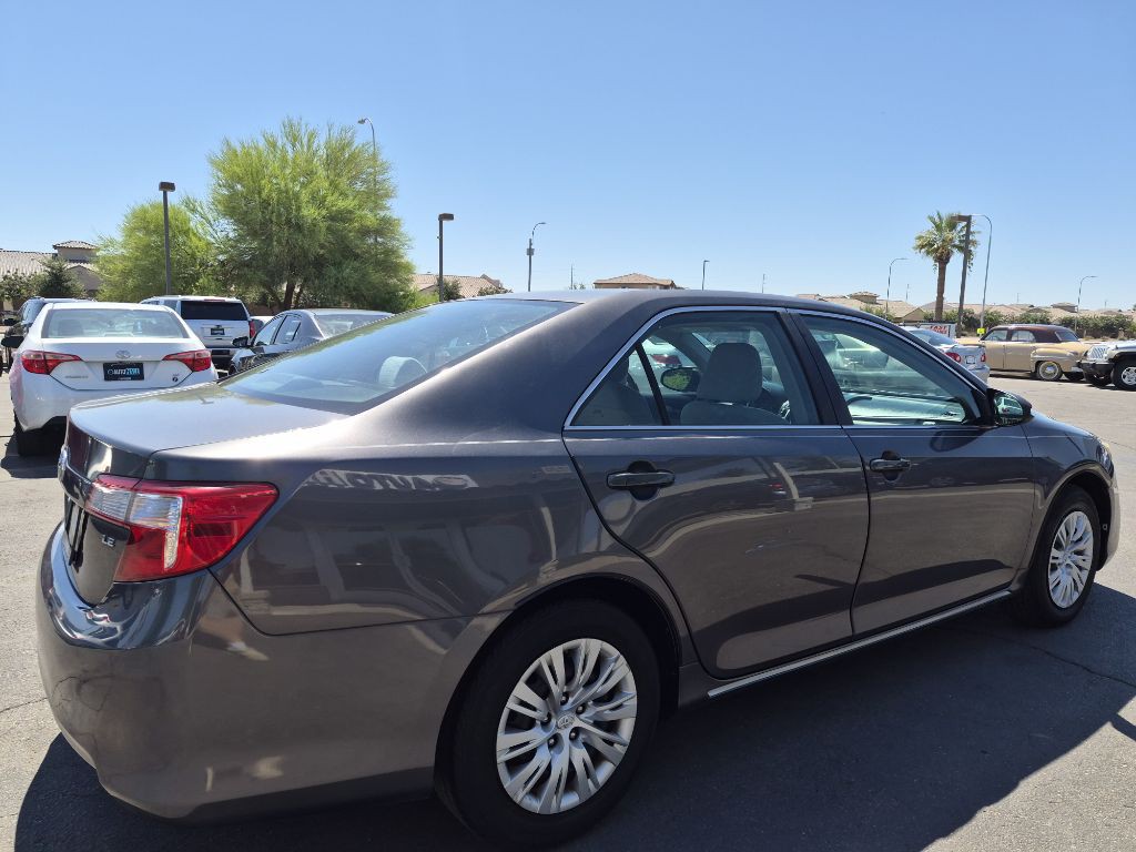 2013 Toyota Camry Image 5