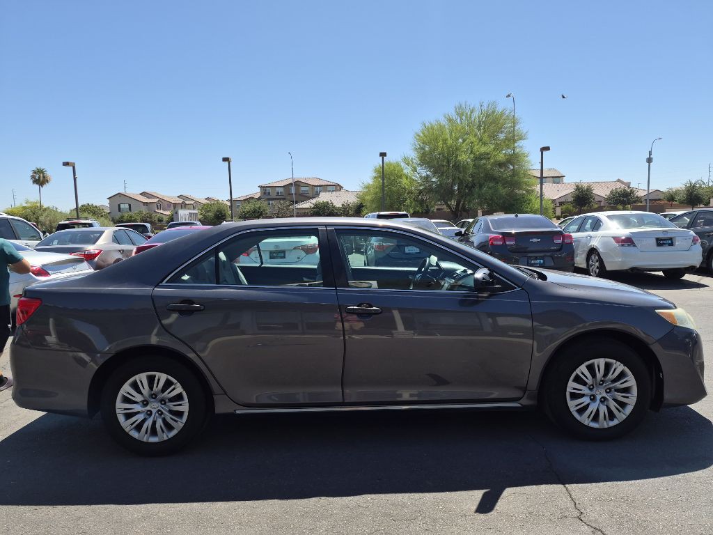 2013 Toyota Camry Image 6