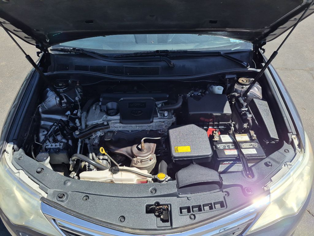 2013 Toyota Camry Image 18