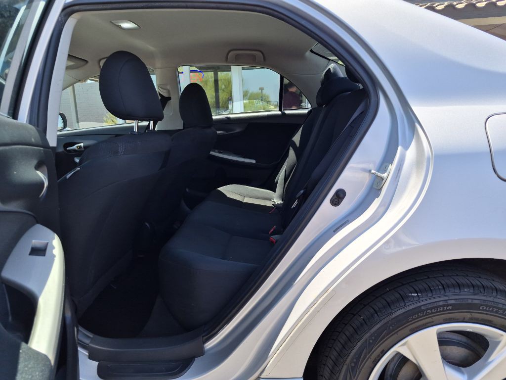2011 Toyota Corolla Image 10