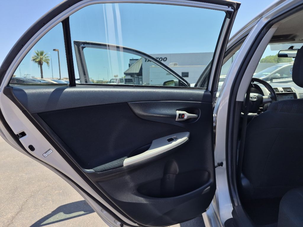 2011 Toyota Corolla Image 11