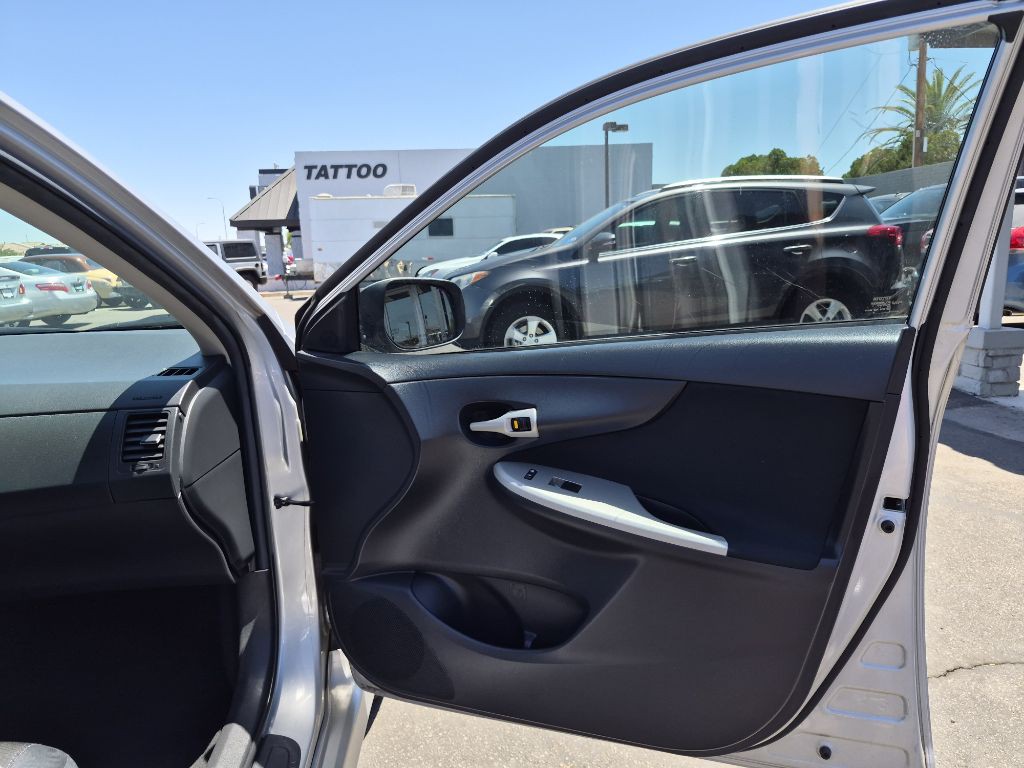 2011 Toyota Corolla Image 16