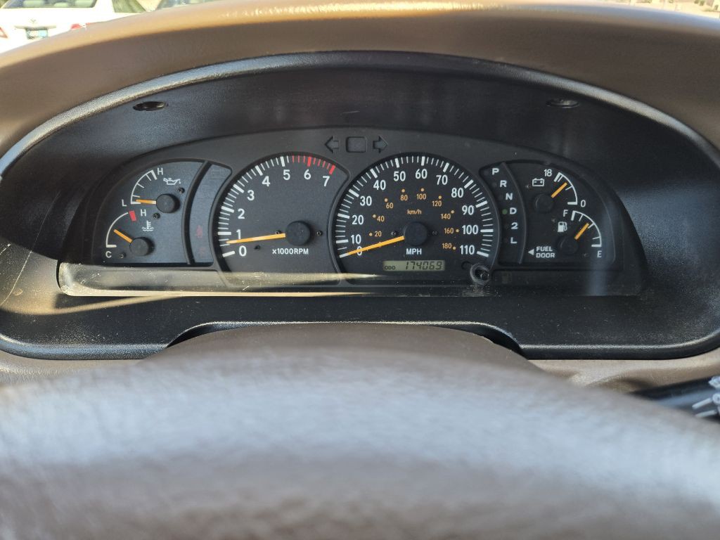 2003 Toyota Tundra Image 16
