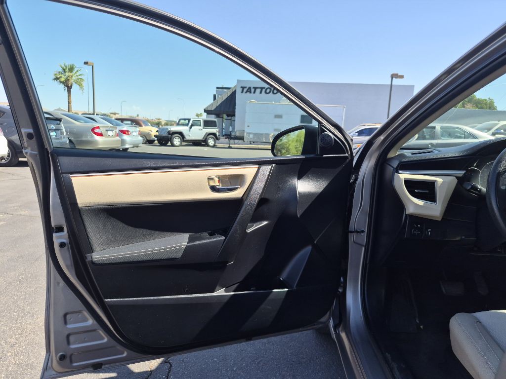 2016 Toyota Corolla Image 11