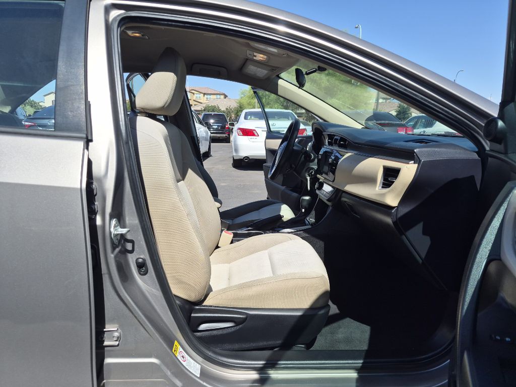 2016 Toyota Corolla Image 16