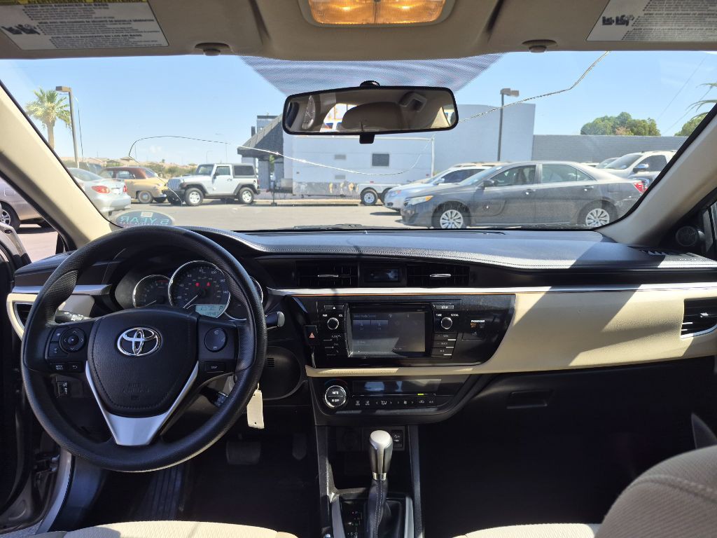 2016 Toyota Corolla Image 17