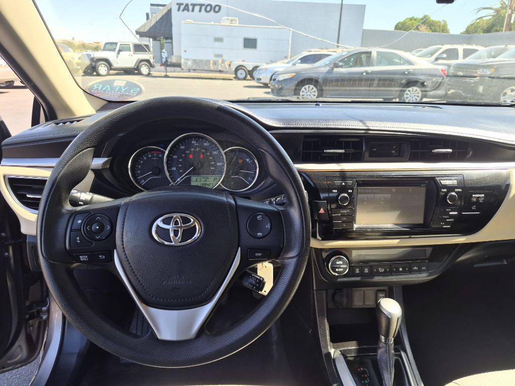 2016 Toyota Corolla Image 18