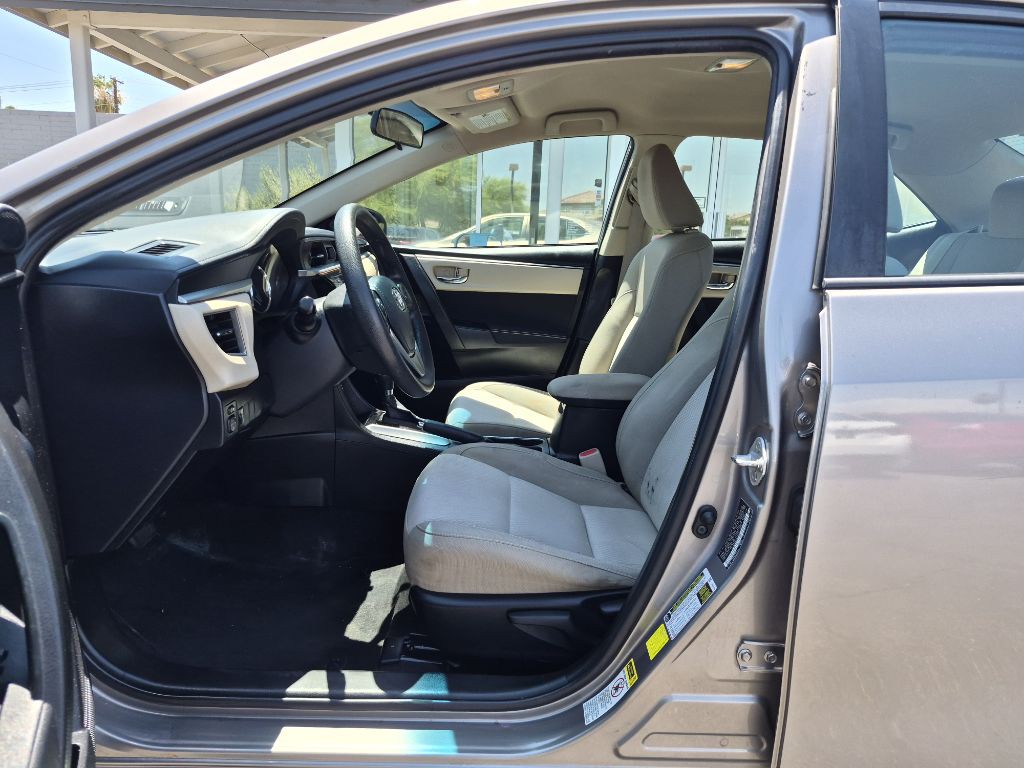 2016 Toyota Corolla Image 9