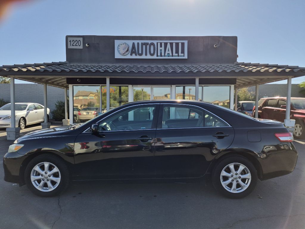 2011 Toyota Camry Image 2