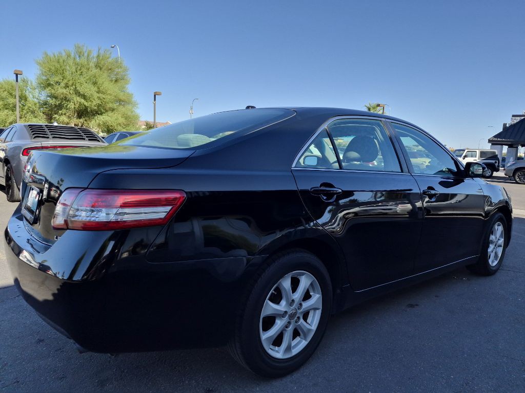 2011 Toyota Camry Image 5