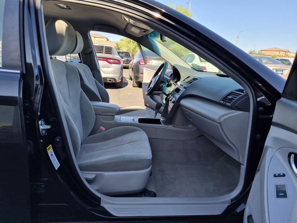 2011 Toyota Camry Image 9